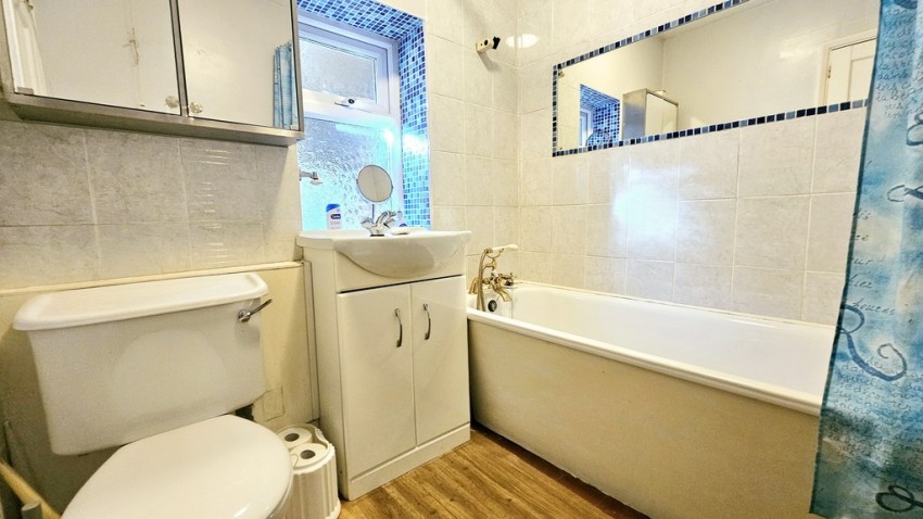 Images for Croughton, Brackley, Northants