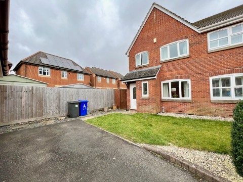 View Full Details for Sandringham Close, Brackley, Northants