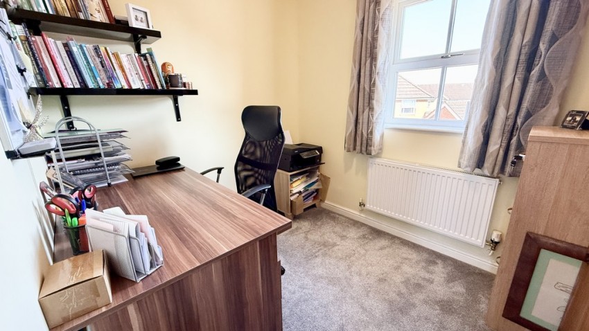 Images for Blackbird Close, Brackley