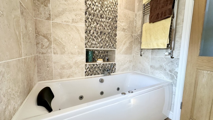 Images for Pebble Lane, Brackley, Northants