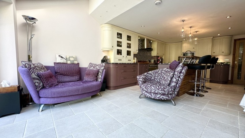 Images for Pebble Lane, Brackley, Northants