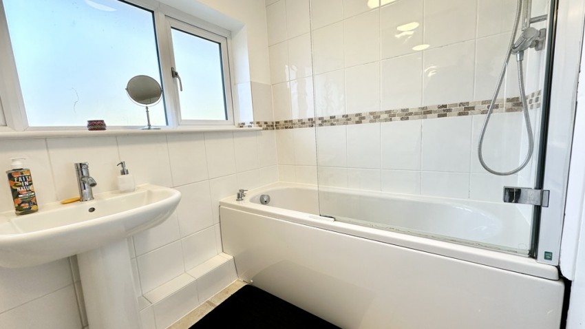 Images for Valley Road, Brackley, Northants