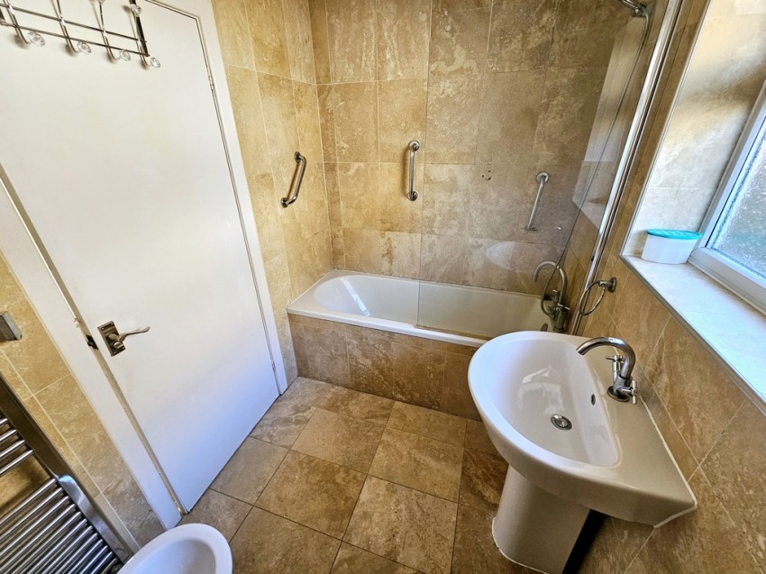 Images for Croughton, Brackley