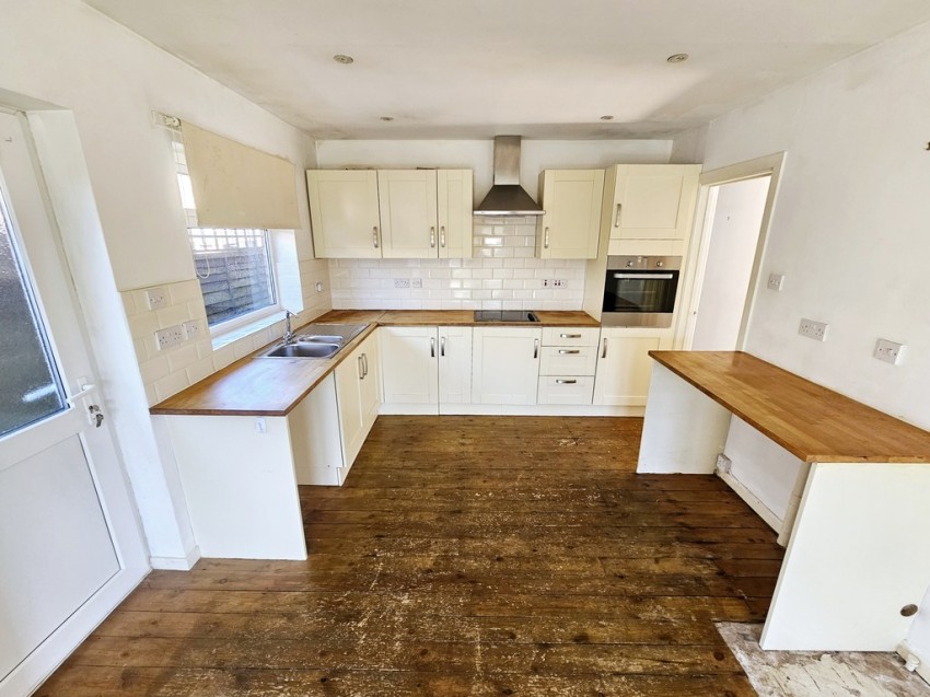 Images for Croughton, Brackley