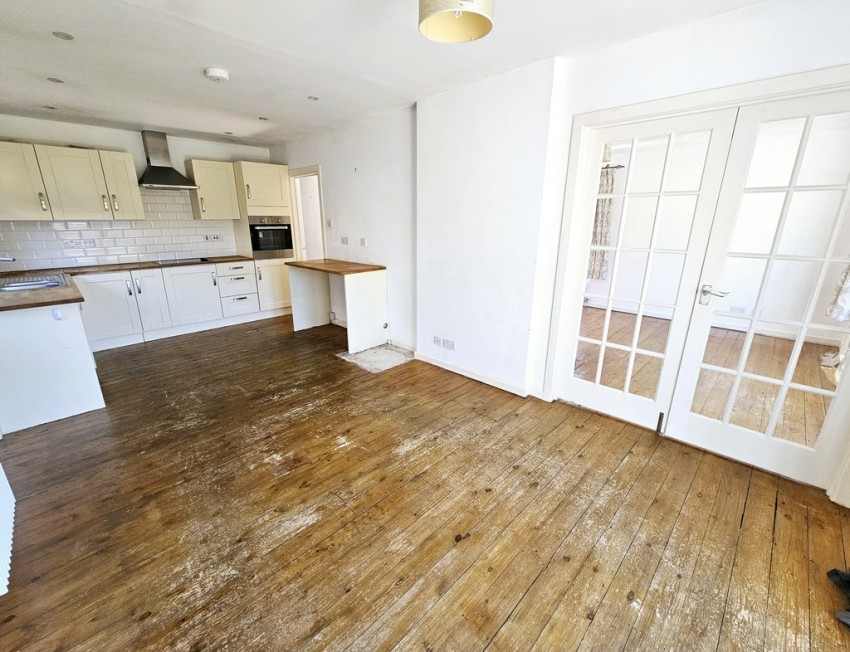 Images for Croughton, Brackley