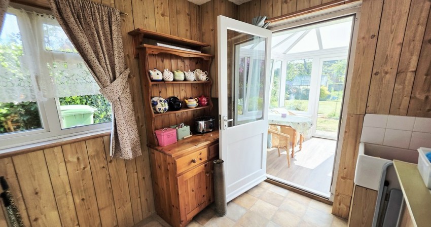 Images for Beaumont Crescent, Brackley, Northants