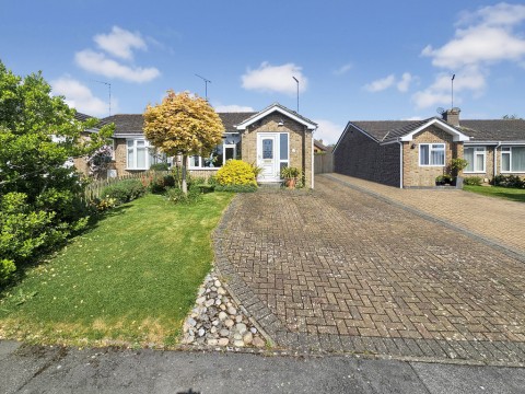 View Full Details for Ellesmere Close, Brackley, Northants