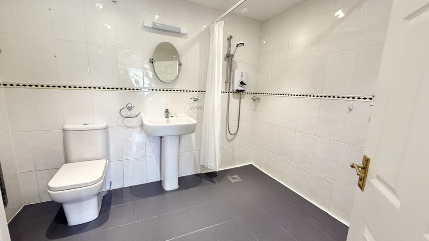 Images for Charlton, Banbury