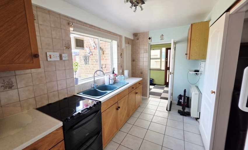 Images for Waynflete Avenue, Brackley, Northants