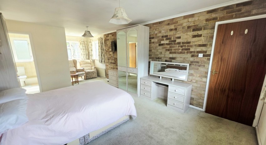 Images for Valley Rise, Brackley, Northants
