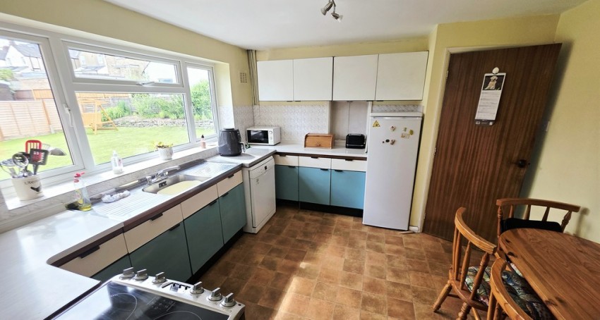 Images for Valley Rise, Brackley, Northants