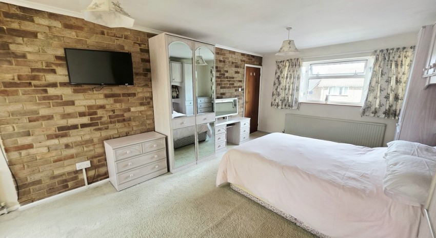 Images for Valley Rise, Brackley, Northants