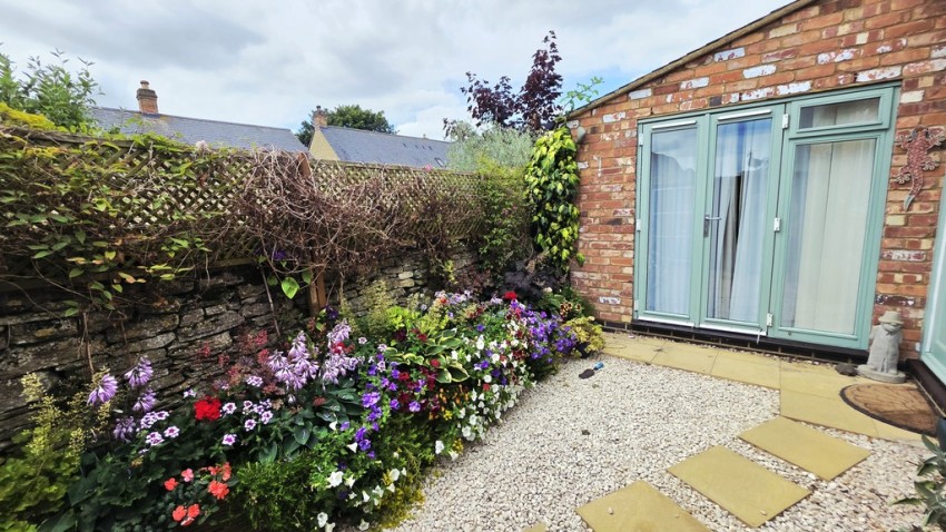 Images for Manor Road, Brackley, Northants