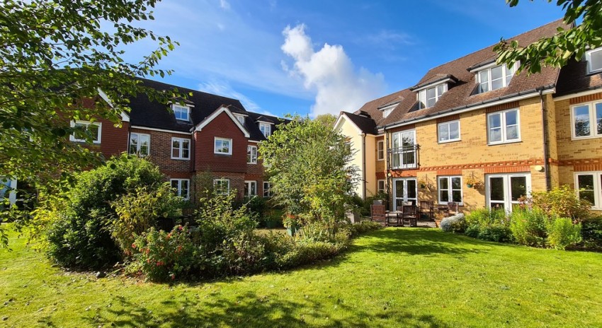 Images for Buckingham Road, Brackley, Northants