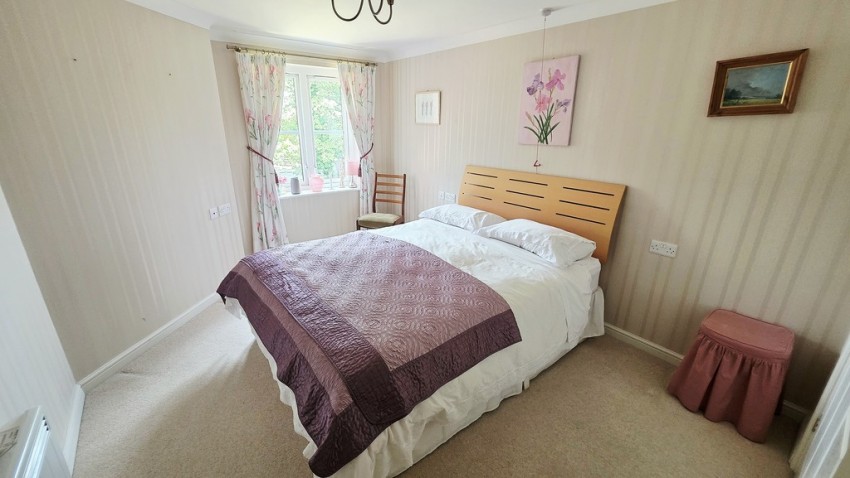 Images for Buckingham Road, Brackley, Northants