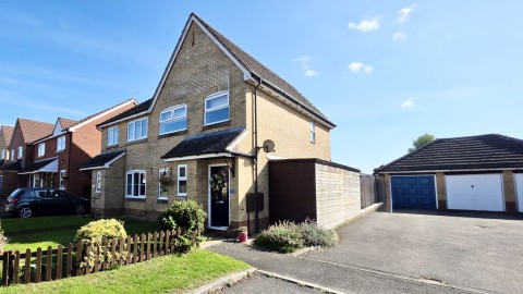View Full Details for Sandringham Close, Brackley, Northants