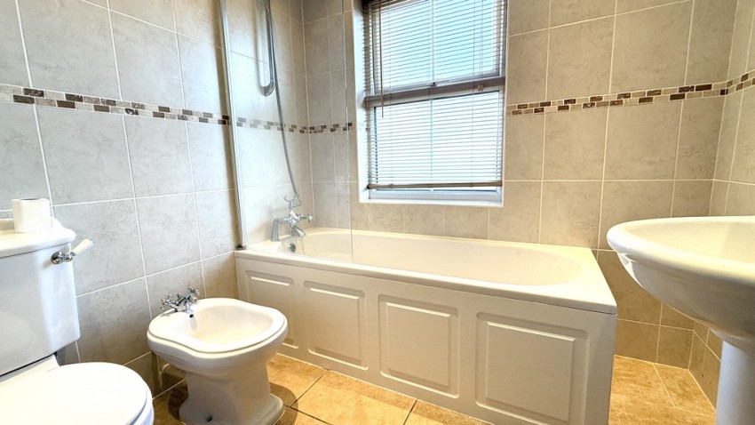 Images for Banbury Road, Brackley, Northants