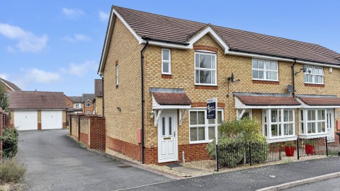View Full Details for Kestrel Crescent, Brackley, Northants