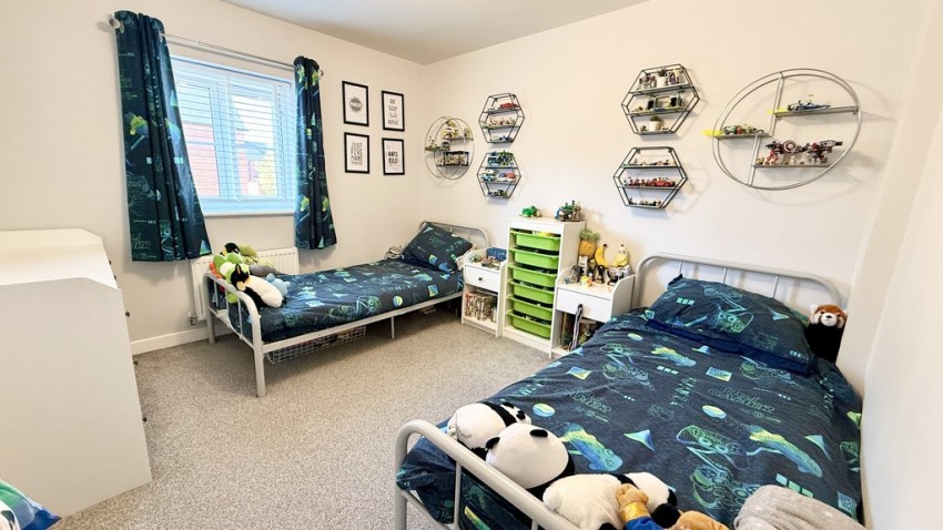 Images for Prometheus Lane, Brackley, Northants