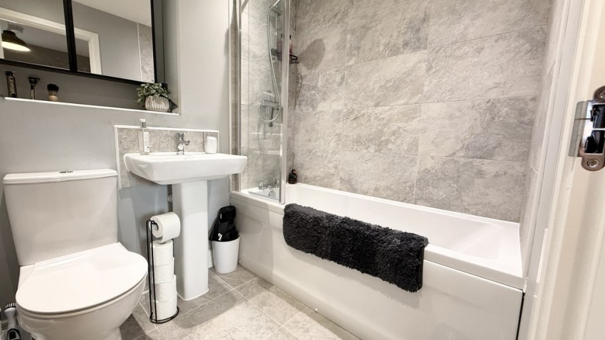 Images for Gold Avenue, Brackley