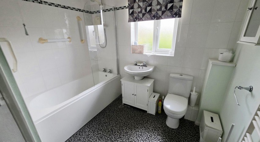 Images for Farmers Drive, Brackley, Northants