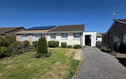 View Full Details for Ellesmere Crescent, Brackley, Northants