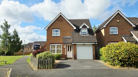 View Full Details for Kestrel Crescent, Brackley, Northants