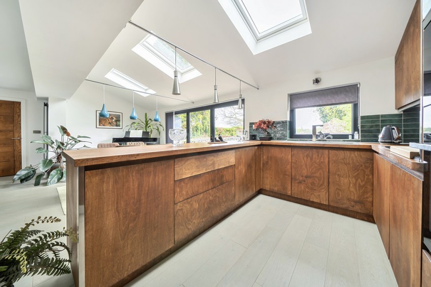 Images for Croughton, Brackley