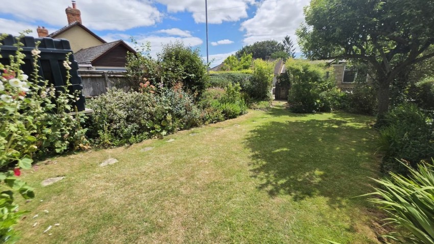 Images for Manor Road, Brackley, Northants
