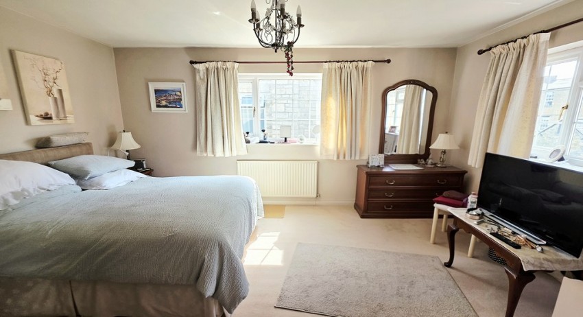 Images for Halls Lane, Brackley, Northants