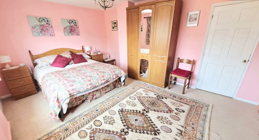 Images for Halls Lane, Brackley, Northants