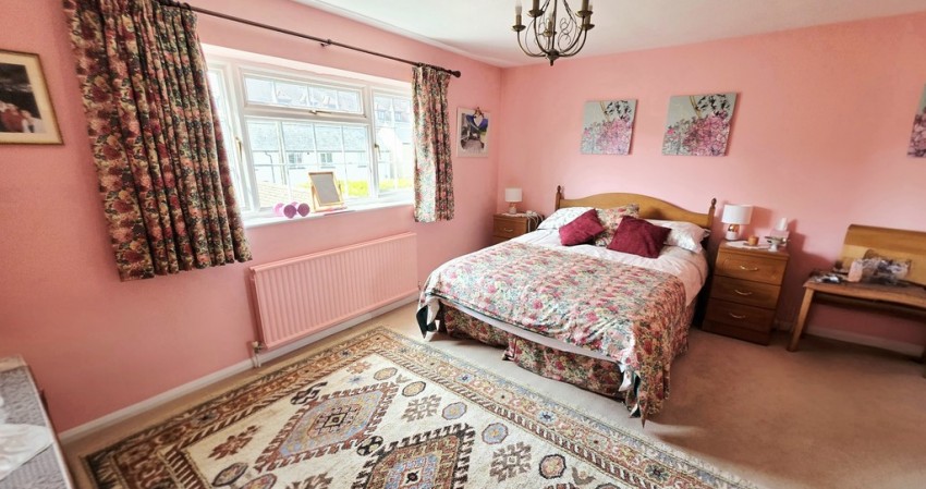 Images for Halls Lane, Brackley, Northants