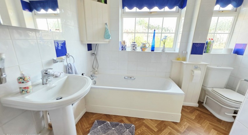 Images for Halls Lane, Brackley, Northants