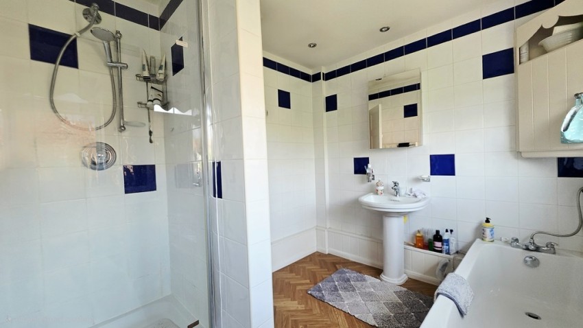 Images for Halls Lane, Brackley, Northants
