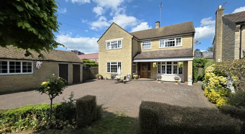 Images for Halls Lane, Brackley, Northants